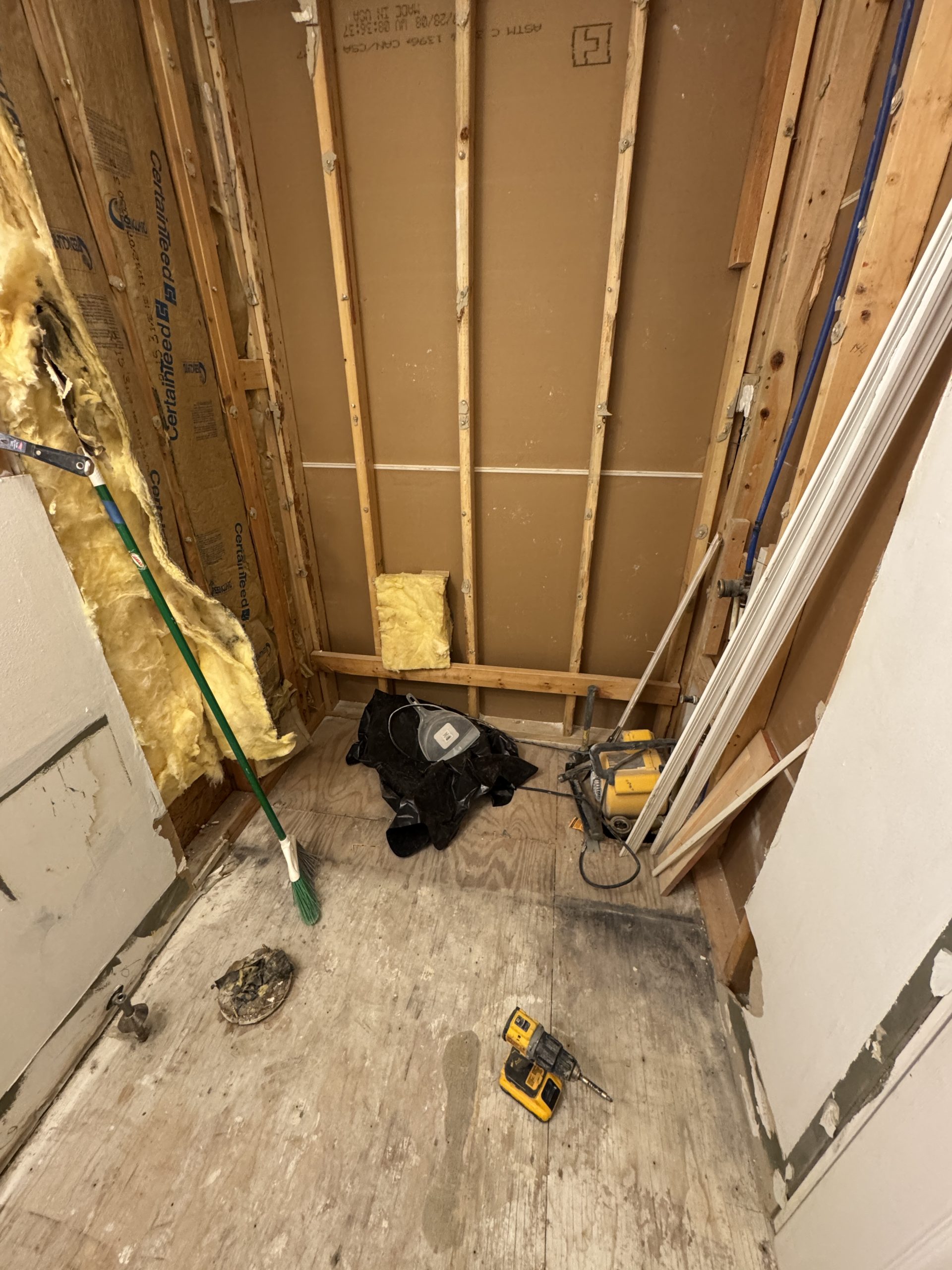 5DCB97BA-DCFC-46CE-92B6-9C0C334C71A6